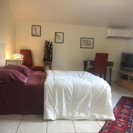 Les Dames Noires Apartment Montauban Exterior photo